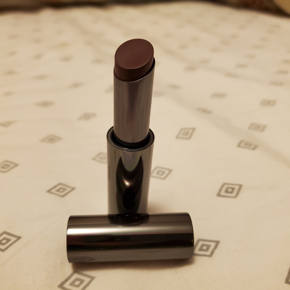 Buy 1 get 2 free Lise watier lipstick